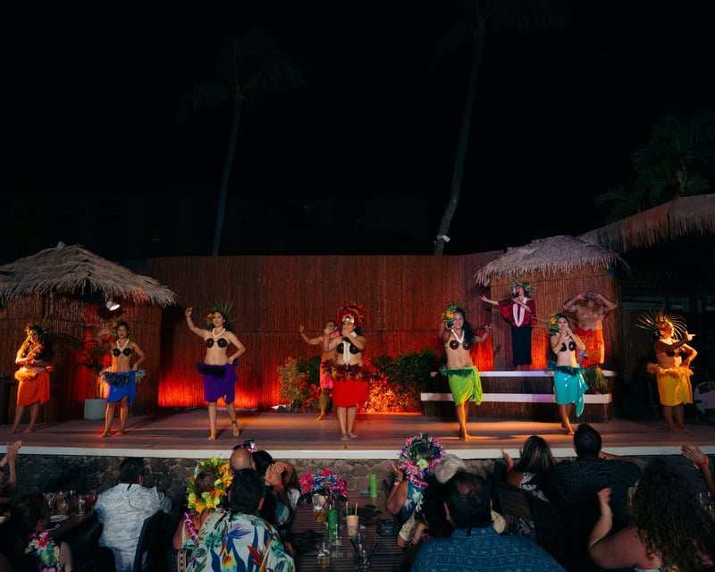 Lahaina Luau With Fire Knife Finale