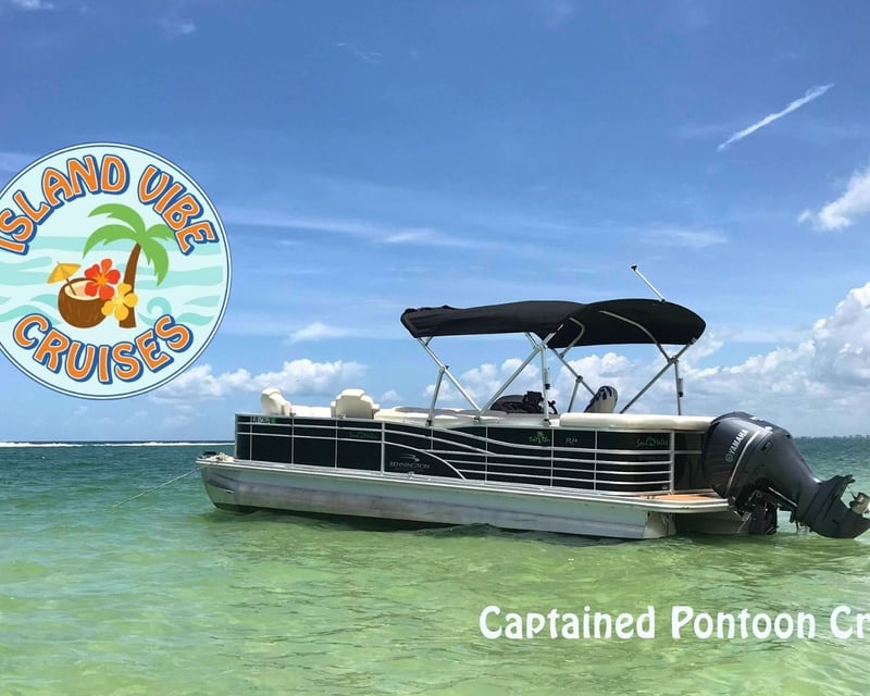 Private 25' Pontoon Charter with Captain in Naples