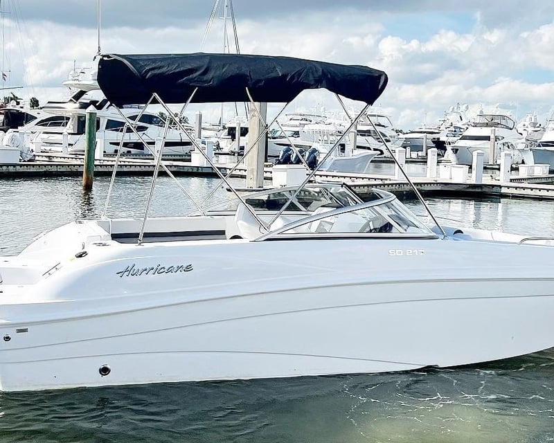 22' Sundeck Boat Rental in Fort Lauderdale