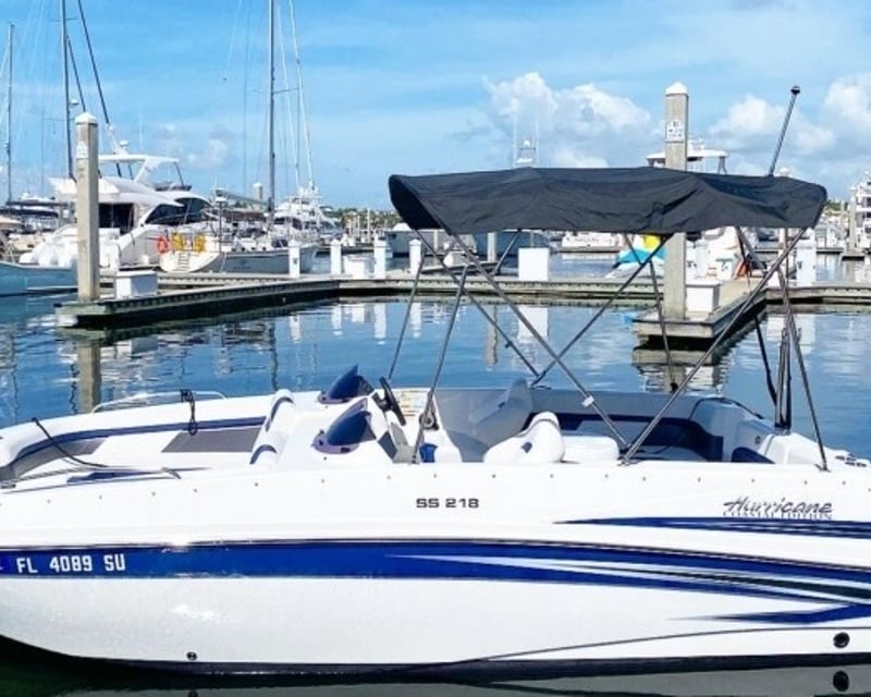 22' Sundeck Boat Rental in Pompano Beach
