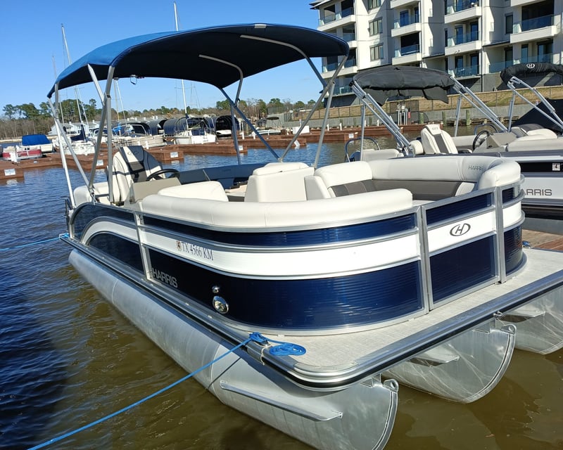 23' Tritoon Rental in Montgomery