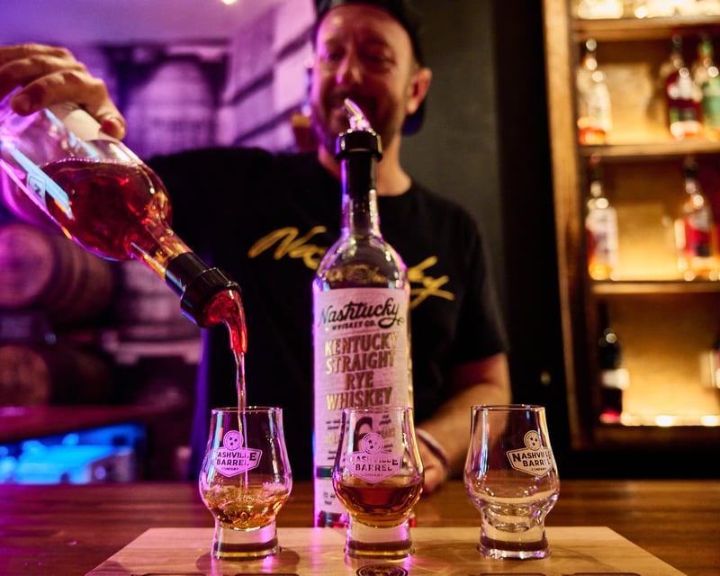 Historical Whiskey & Moonshine Pub Crawl in Nashville