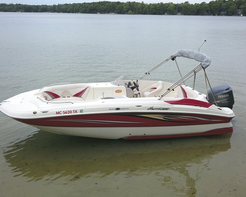 Traverse City 22' Deck Boat Rental