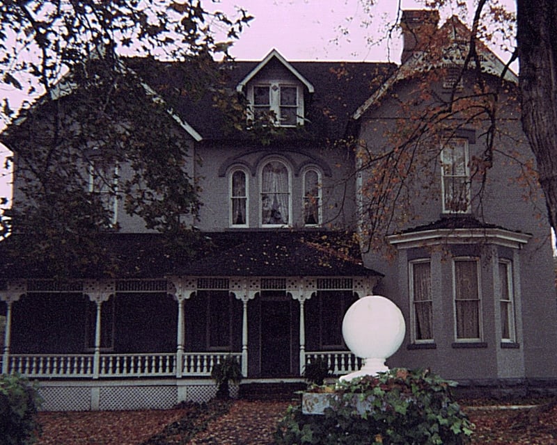 Evening Ghost Tour of Falcon Rest Mansion in McMinnville