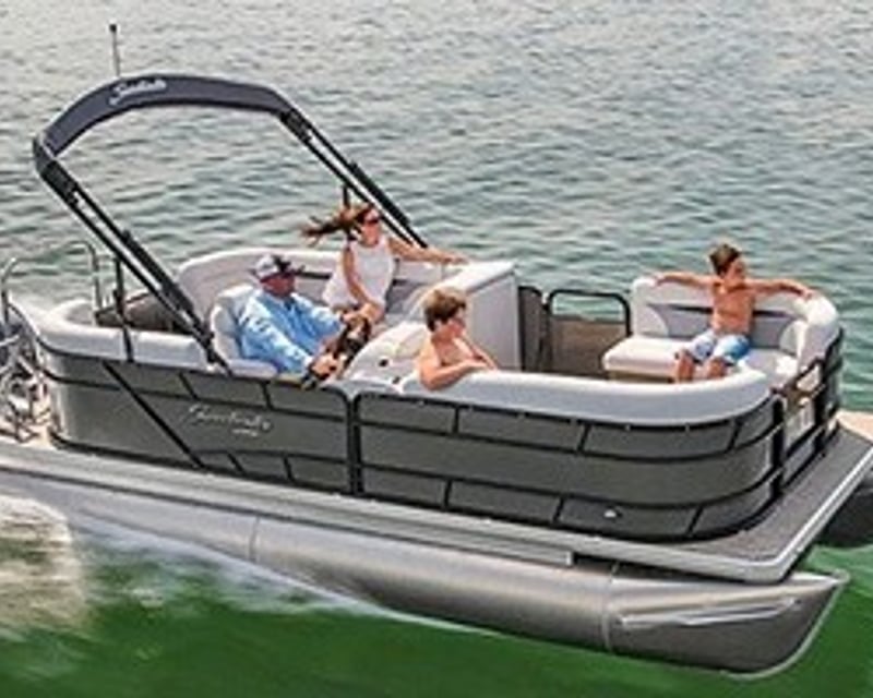 20' Pontoon Rental in Hayward