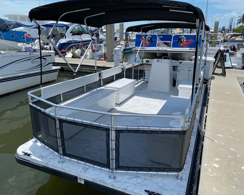 Cruise Fort Myers Beach on a 23' Boat Rental
