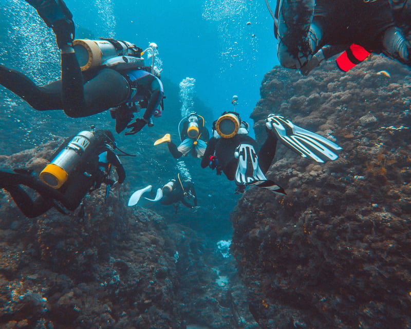 3-Tank Wreck & Sea Cave Scuba Dive on Oahu
