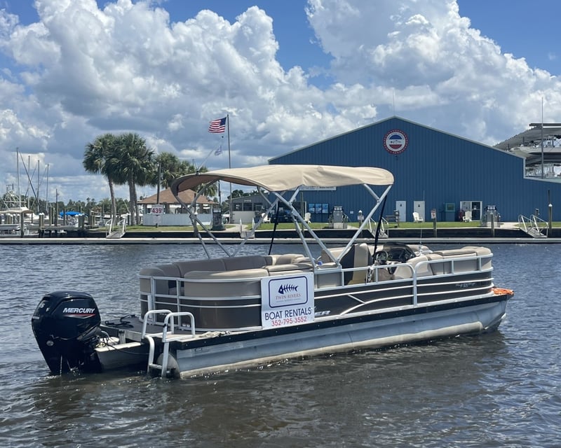 Full-Day Pontoon Boat Rental in Crystal River