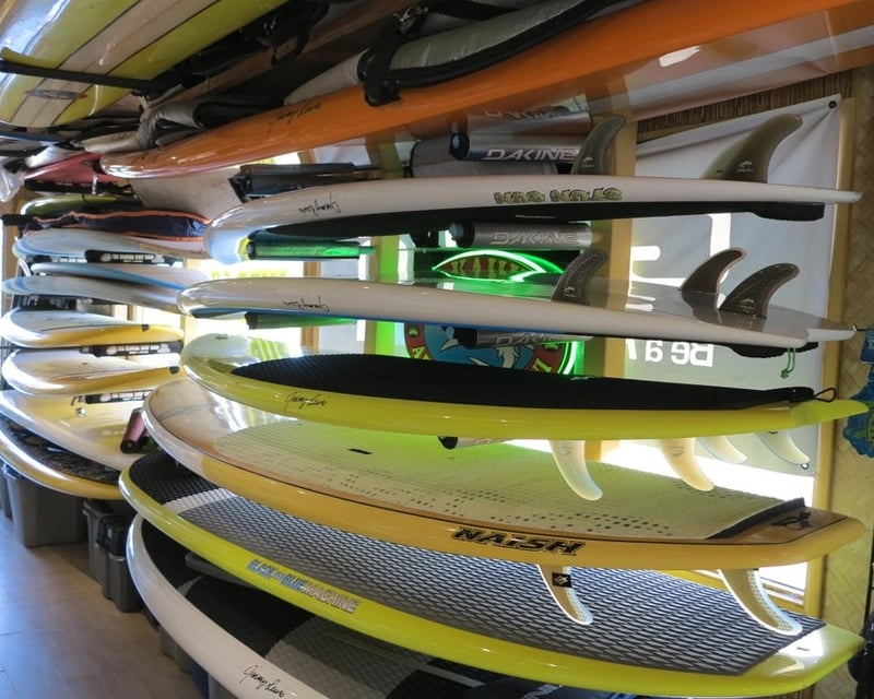 Surfboard & Stand-Up Paddleboard Rentals in Maui