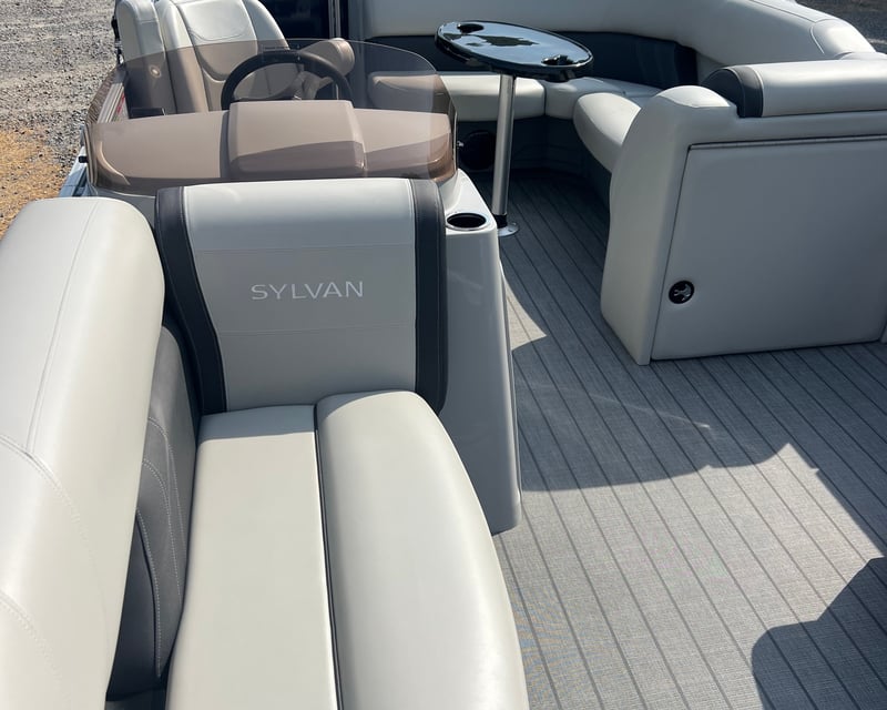 Private Captained Pontoon Charter on Jordan Lake