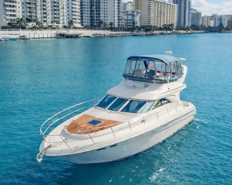 Private Biscayne Bay Yacht Charter in Miami