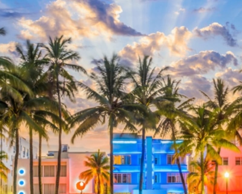 Private Art Deco Walking Tour in South Beach