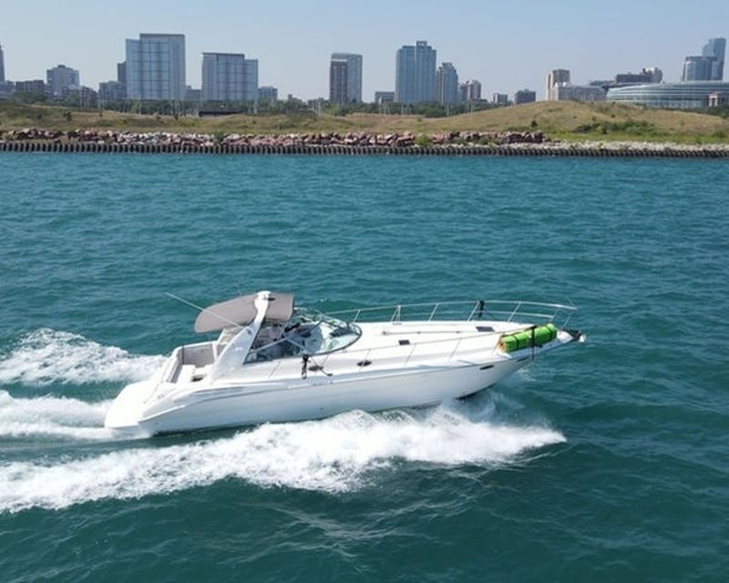 Cruise Chicago on a 40' Private Yacht Charter