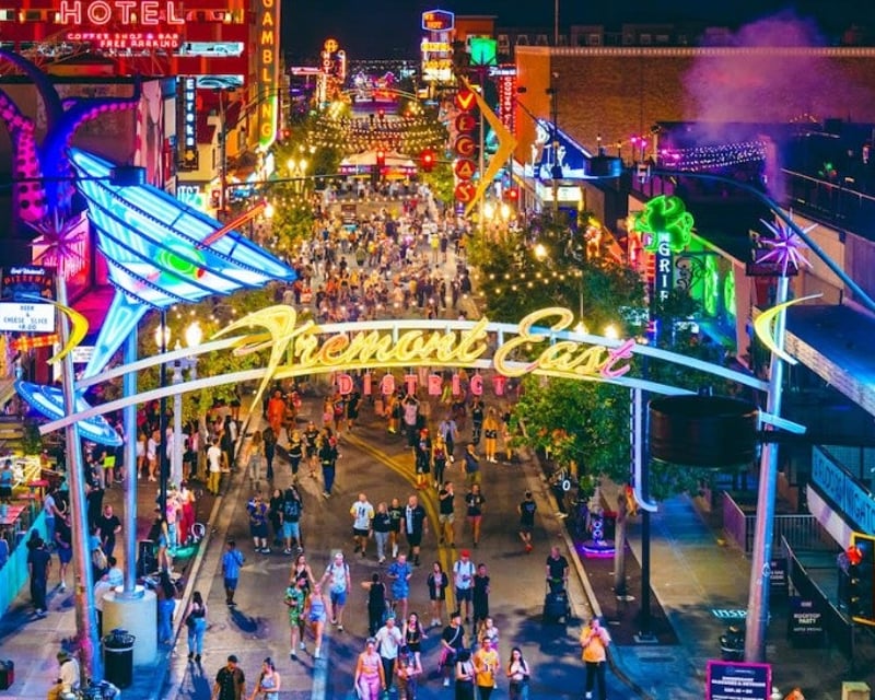 Fremont Street VIP Bar Crawl in Downtown Las Vegas