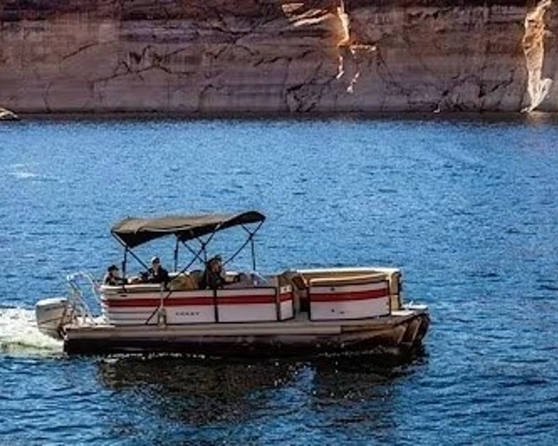 23' Pontoon Boat Rental on Lake Powell from Halls Crossing