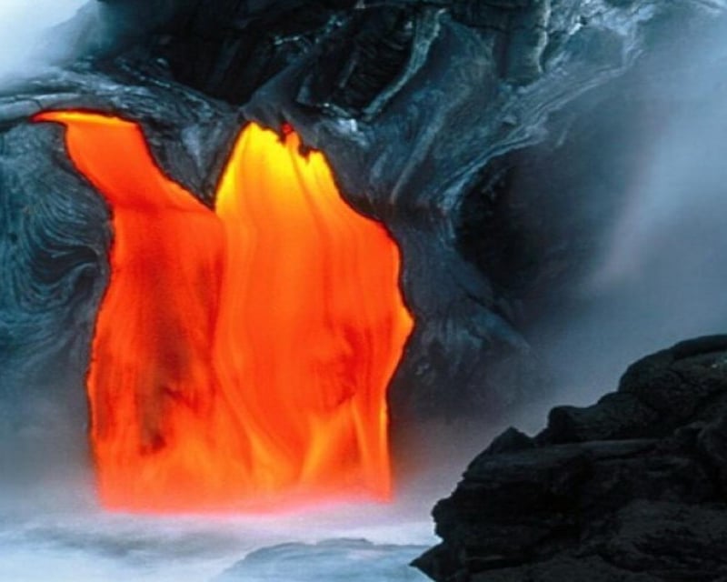 Private Hawaii Volcanoes National Park Day Tour from Kona