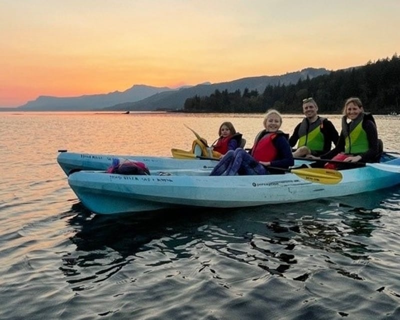 Sunset Kayak Tour on the Columbia River in Hood River