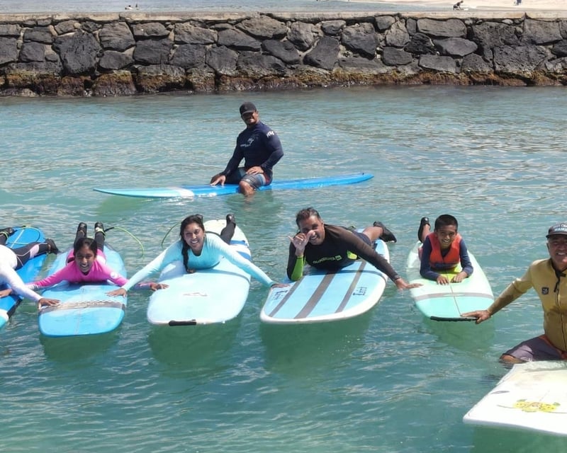 2-Hour Private Group Surfing Lesson in Waikiki