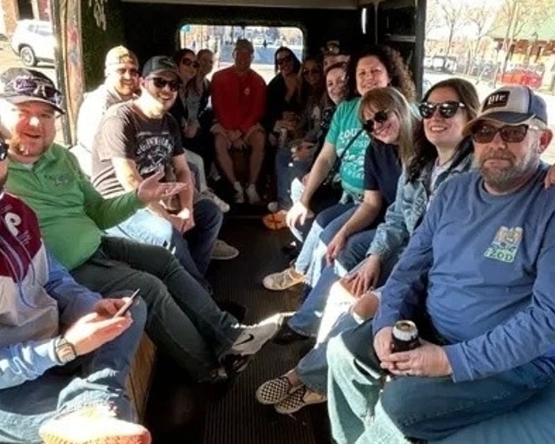 Marina & Dive Bar Hopping Tour from Nashville