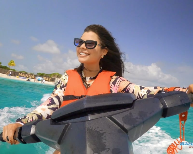Swimming Pigs & Jet Ski Beach Club Day Trip from Nassau
