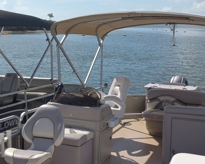 20' Fishing Pontoon Boat Rental in Fort Pierce