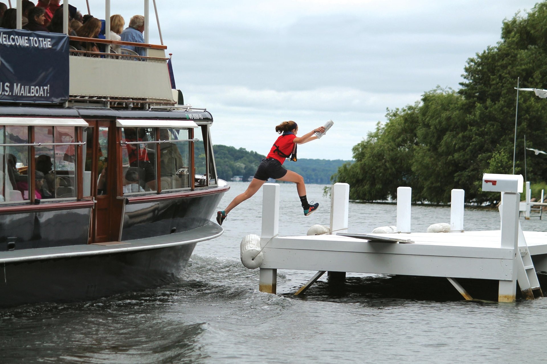 Lake Geneva Cruise Line
