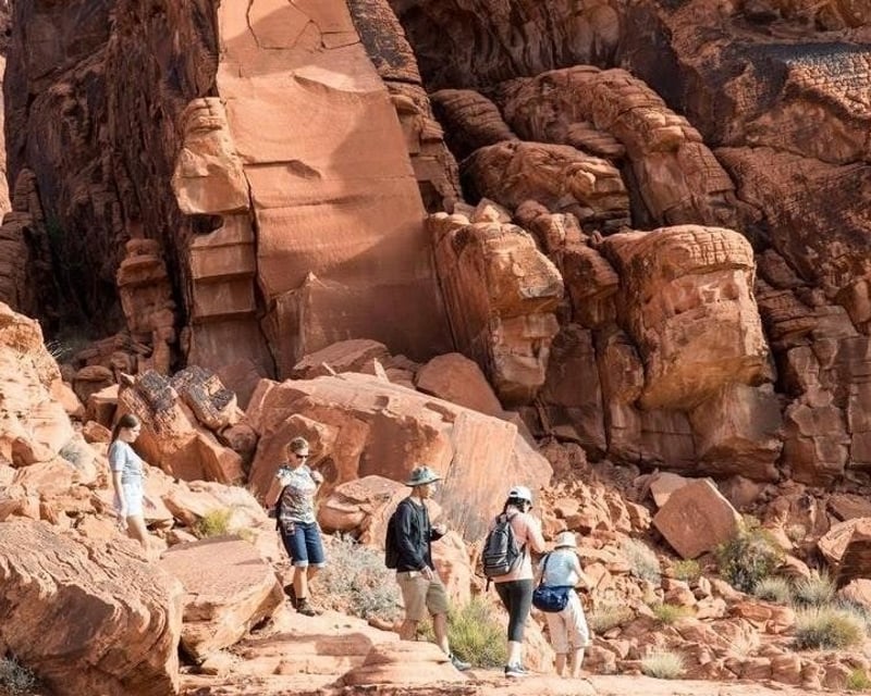 Guided Valley Of Fire State Park Hike