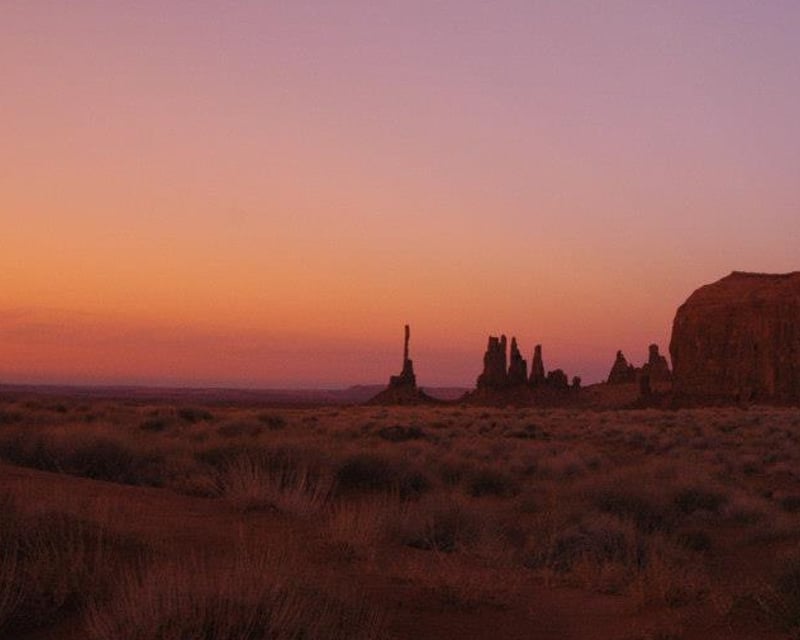 Private Navajo-Guided Sunrise Tour in Monument Valley