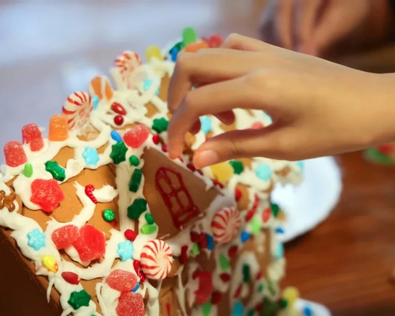 Holiday Gingerbread House Workshop near Yosemite