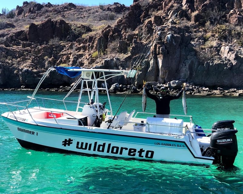 Private 27' Catamaran Fishing Charter in Loreto