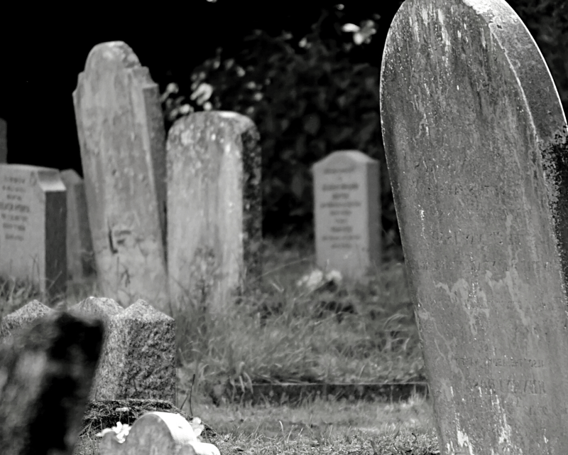 Mystic Graveyard Ghost Walking Tour