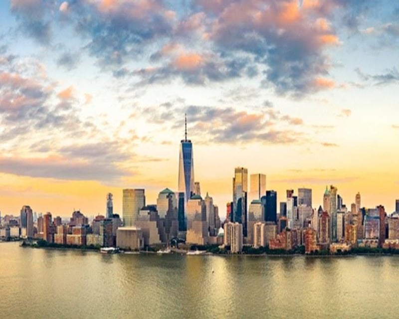 Fly a 20-25 Minute NYC Skyline Helicopter Tour