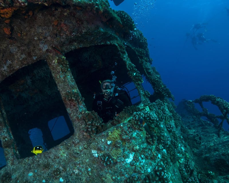 Advanced Scuba Diving Course in Honolulu