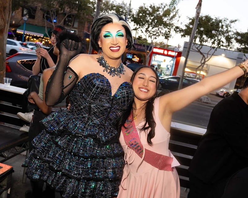 Drag Queen Bar Crawl in West Hollywood