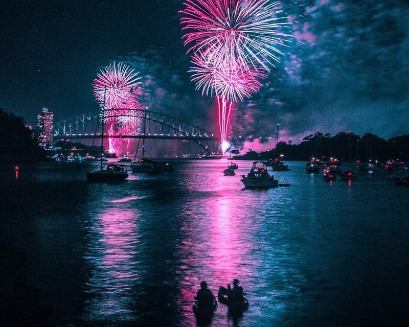 Fireworks & Dolphin Kayak Tour in Hilton Head