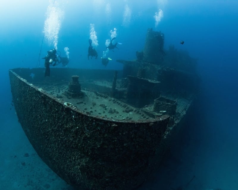 Certified 2-Tank Shipwreck & Reef Scuba Dive in Honolulu