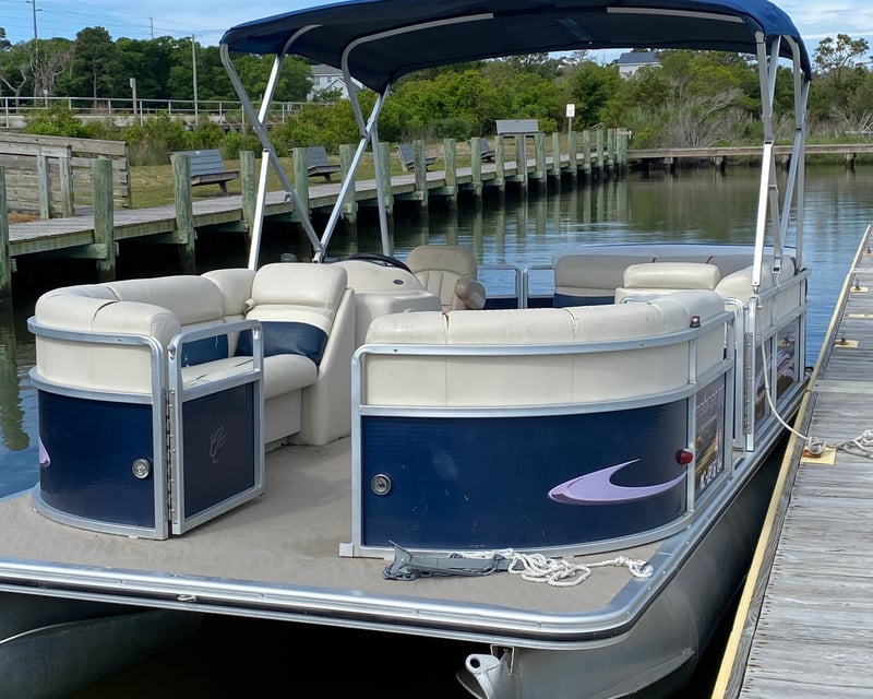 21' Pontoon Boat Rental on Bogue Sound in Emerald Isle