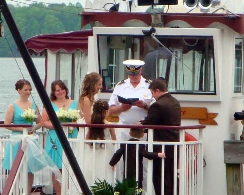 Private Cruise Charter in Moneta