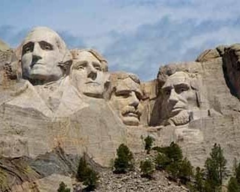 Winter Mount Rushmore Sightseeing Tour