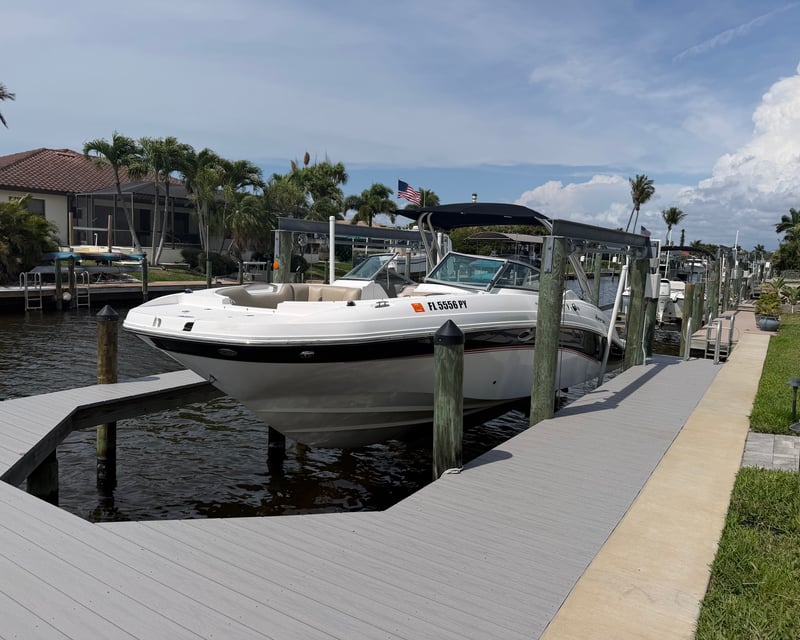 27' Self-Drive Deck Boat Rental in Cape Coral