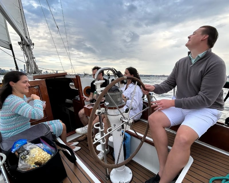 Learn to Sail in New York Harbor for 4 Hours