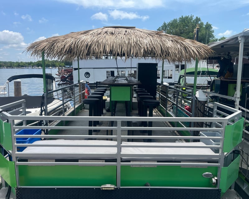 Private Tiki Pontoon Cruise on Lake Minnetonka