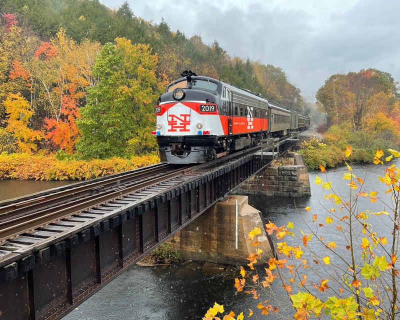 Naugatuck River Fall Foliage Train Ride in Thomaston, CT