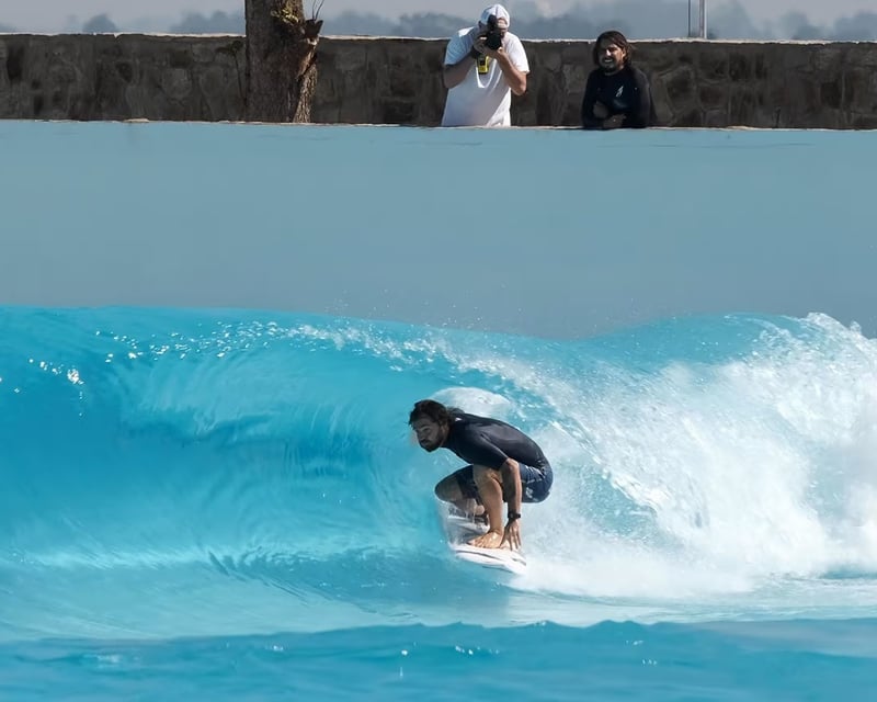 Head-High Barrel Wave Surf Session at DSRT Surf