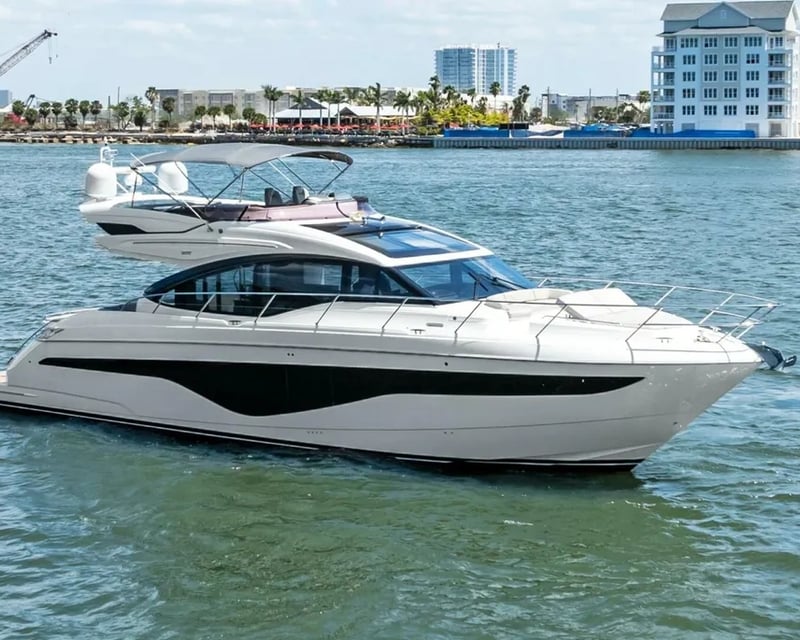 Private 62' Crewed Yacht Charter in Destin