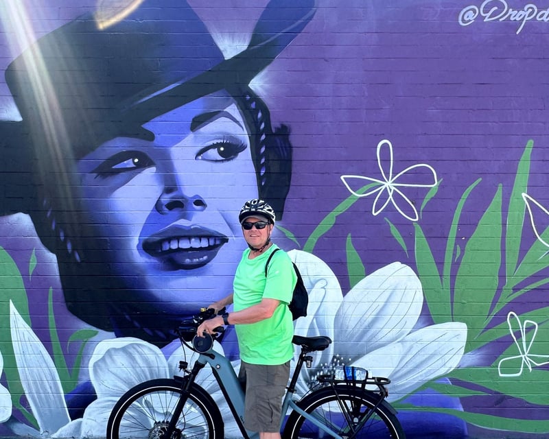 Guided Foodie Bicycle Tour in Honolulu