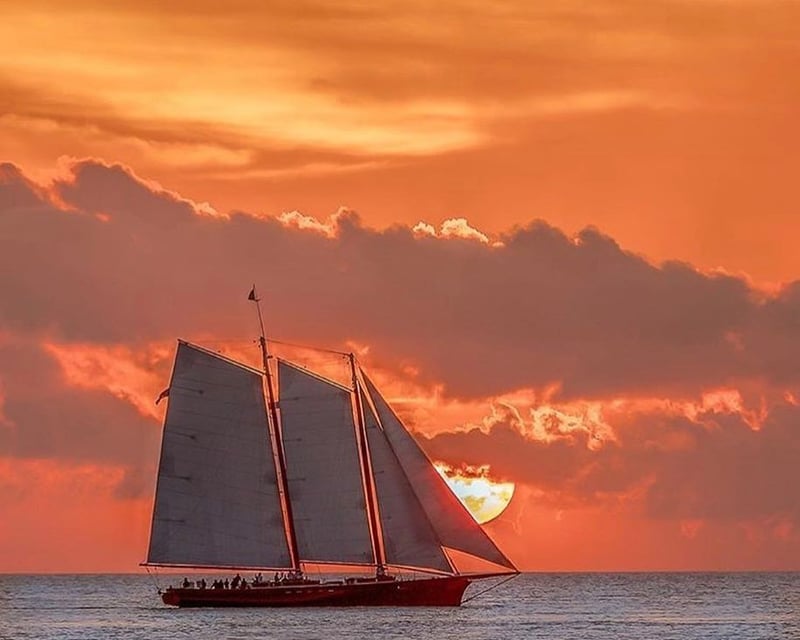 Sail Key West on a 2-Hour Champagne Sunset Cruise
