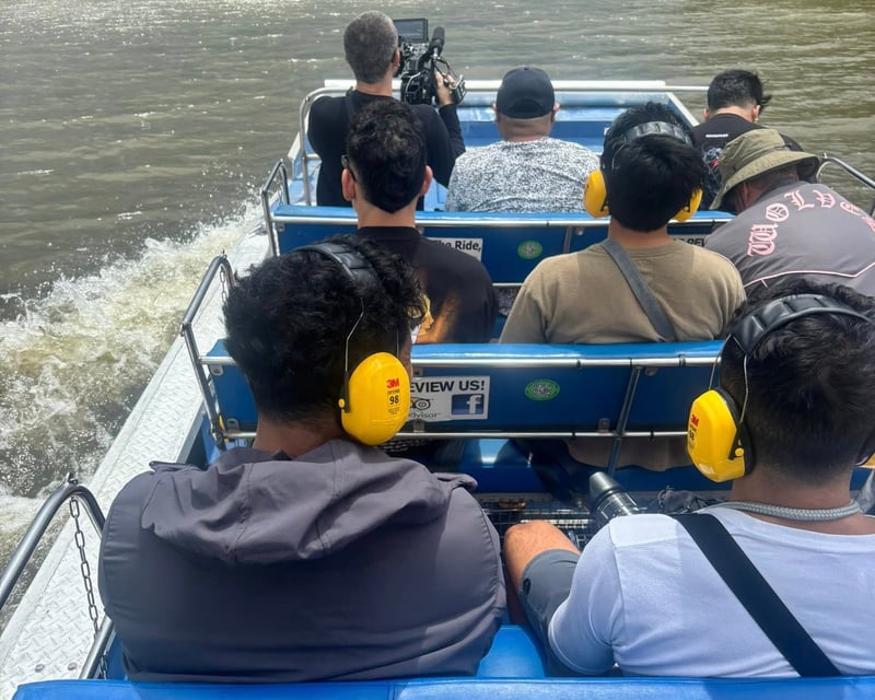 Oak Alley Plantation & Airboat Swamp Tour From New Orleans