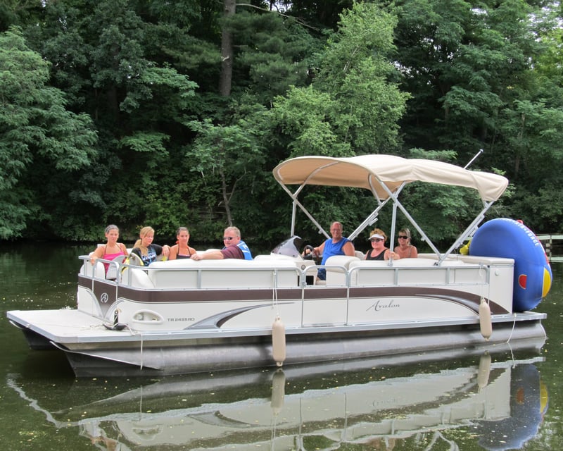 Pontoon Boat Rental on Lake Delton