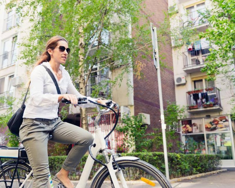 Comfort Cruiser EBikes Rental